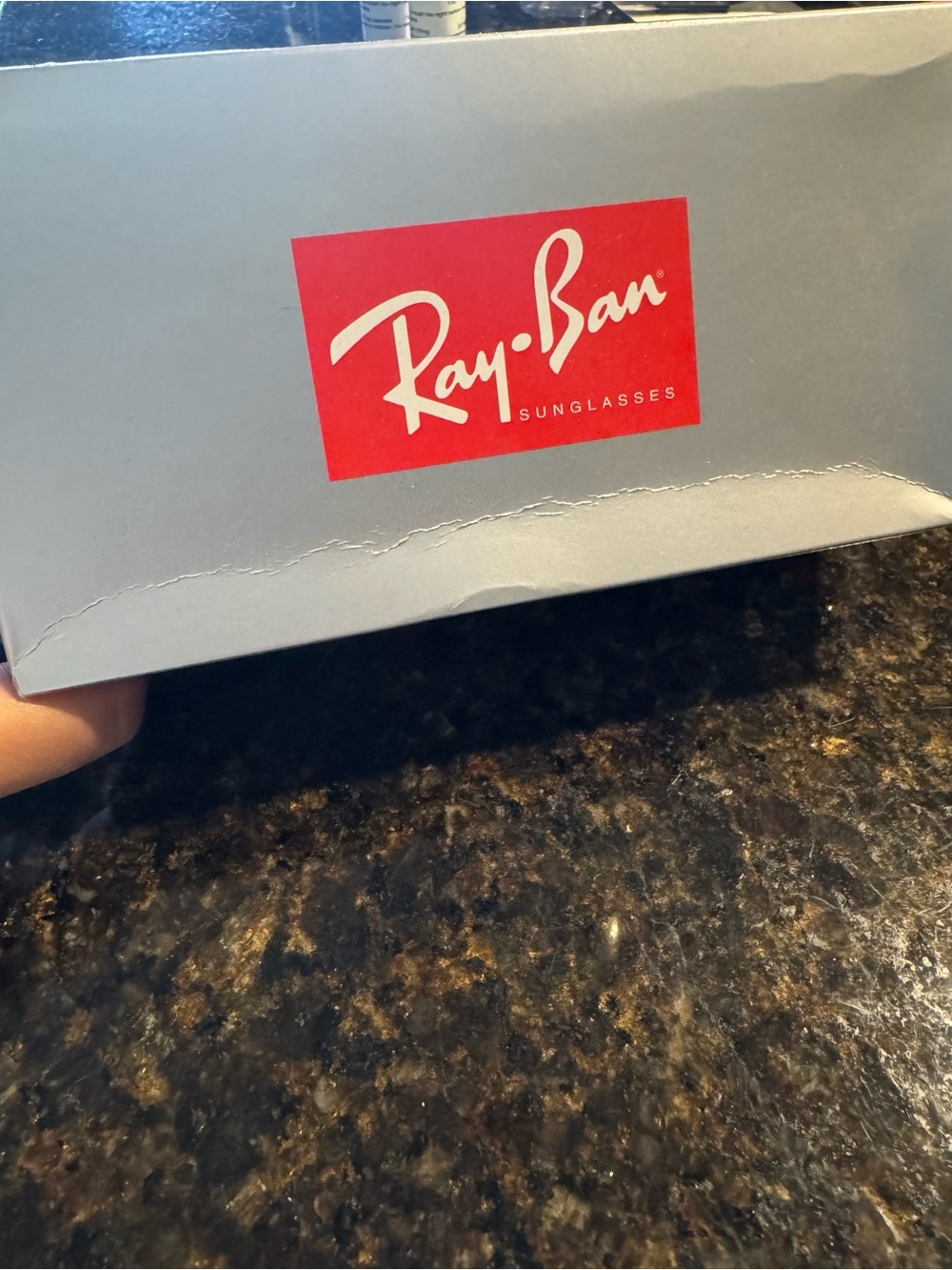 Ray-Ban Sunglasses, fashionable, never been used.